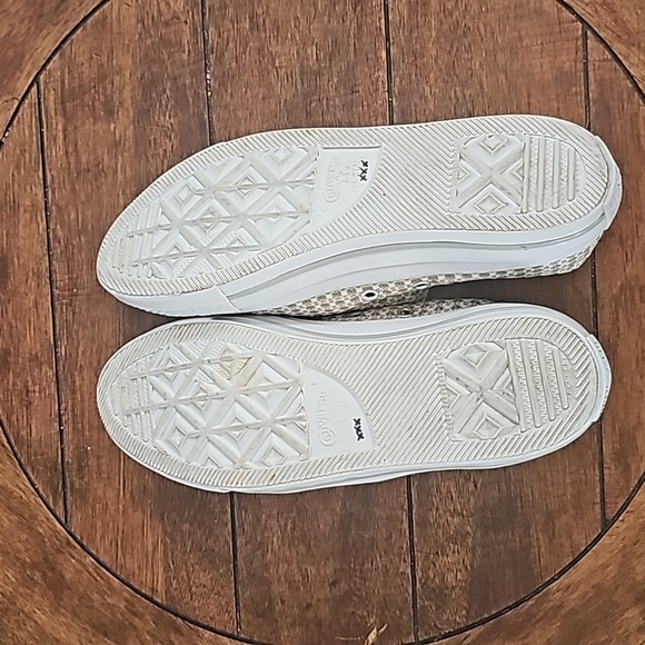 Converse Chuck Taylor Unique (Not sold in Canada)European Gold and White Design - Picture 7 of 8